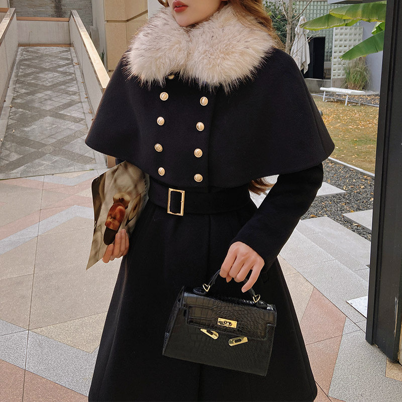 粉红大布娃娃英伦复古斗篷式收腰毛毛领呢大衣外套女秋冬高级感