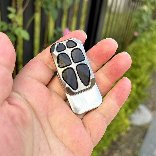 时玖机甲系列推牌顺滑轻巧随身