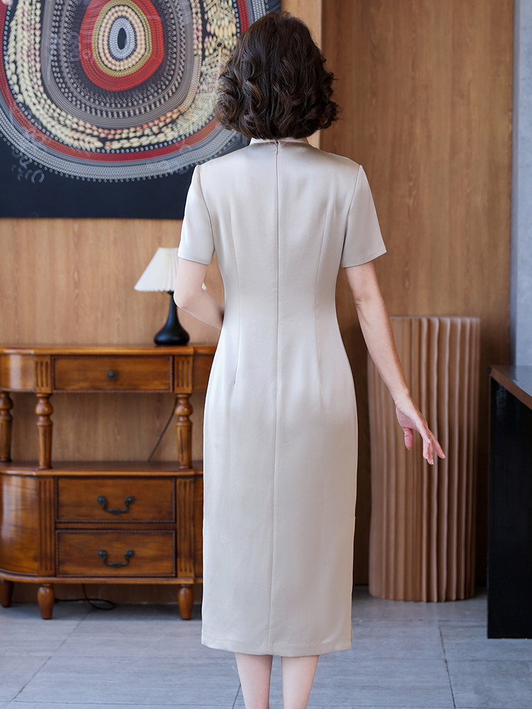 고급 할머니 XI가 결혼식에 참석하여 아세테이트 치파오 개선 버전 2024 여름 새 웨딩 드레스 드레스