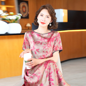 夏季2026新款真丝连衣裙女妈妈桑蚕丝气质温柔风收腰显瘦洋气裙子