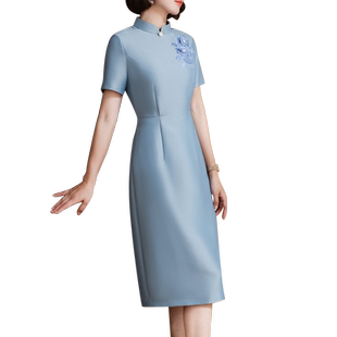 蓝色改良旗袍女气质优雅中年妈妈婚宴礼服连衣裙修身夏季2023新款
