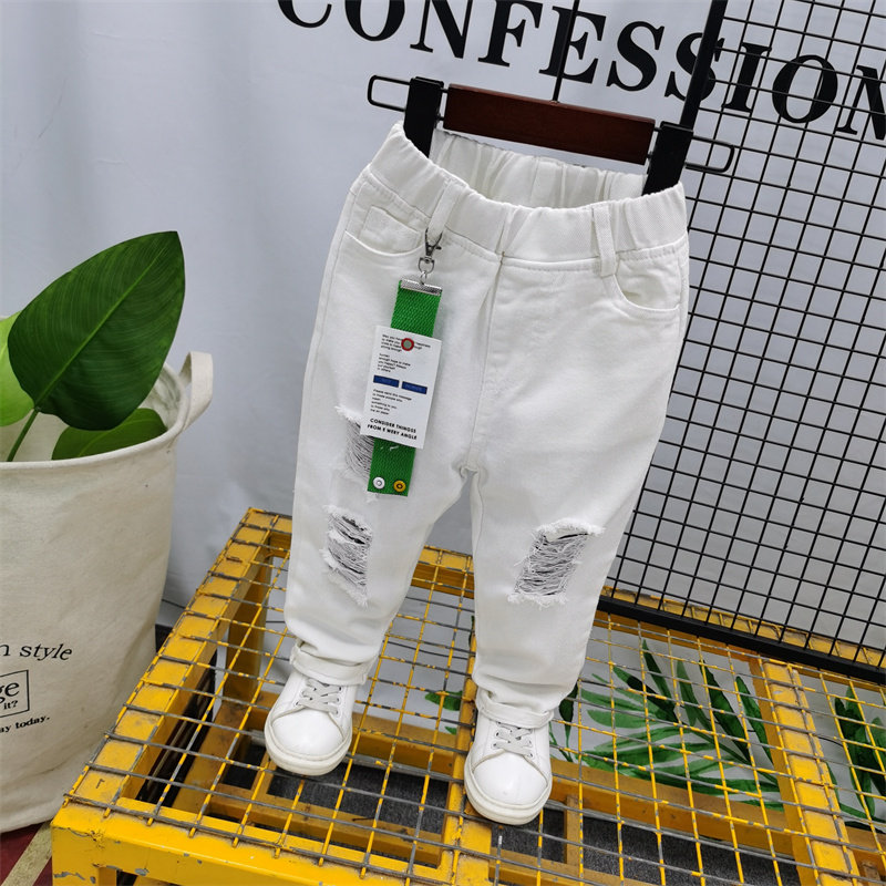 男童破洞牛仔裤2025春夏新款宝宝白色长裤儿童洋气吊坠休闲裤子潮