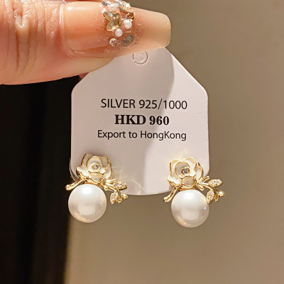 18k真金电镀银针轻奢锆石滴油山茶花朵珍珠耳钉法式复古耳环