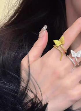 小众设计感蝴蝶缠绕戒指新中式国风女ins时髦甜酷独特指环金银色