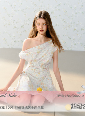 RECIT原创设计 一字斜肩碎花连衣裙女春夏不对称扭结捏褶收腰短裙