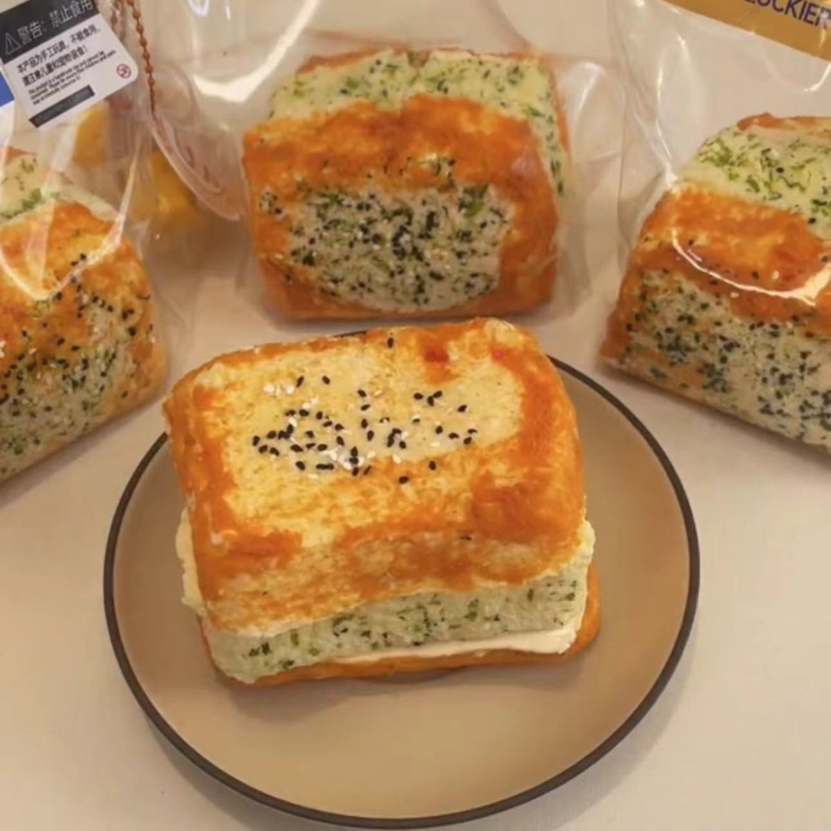 肉松奶酪夹心吐司捏捏乐解压玩具网红高颜值水感慢回弹食品级硅胶