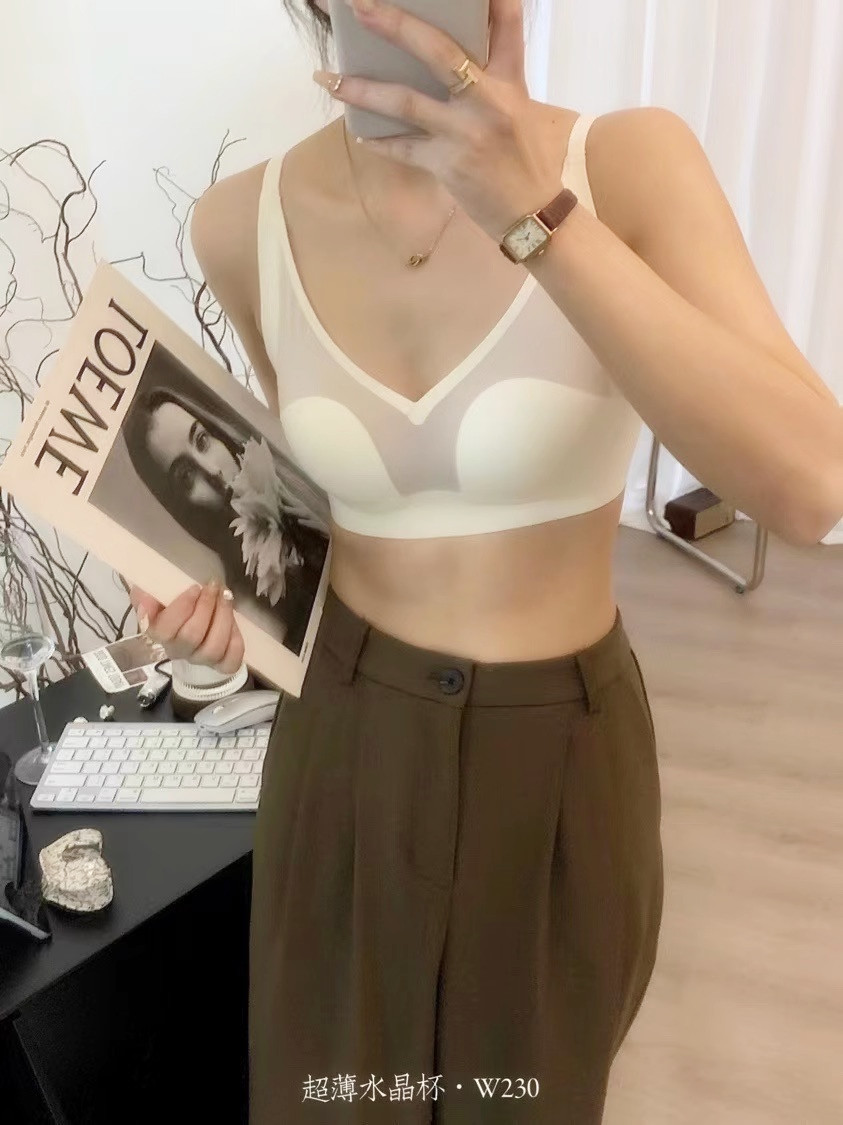 无痕内衣女超薄款大胸显小胸文胸