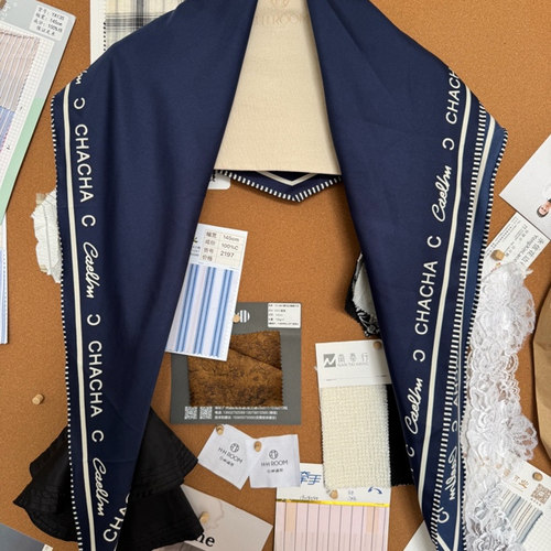 （佳人）绝美藏蓝色 cha字母边氛围感头巾丝巾