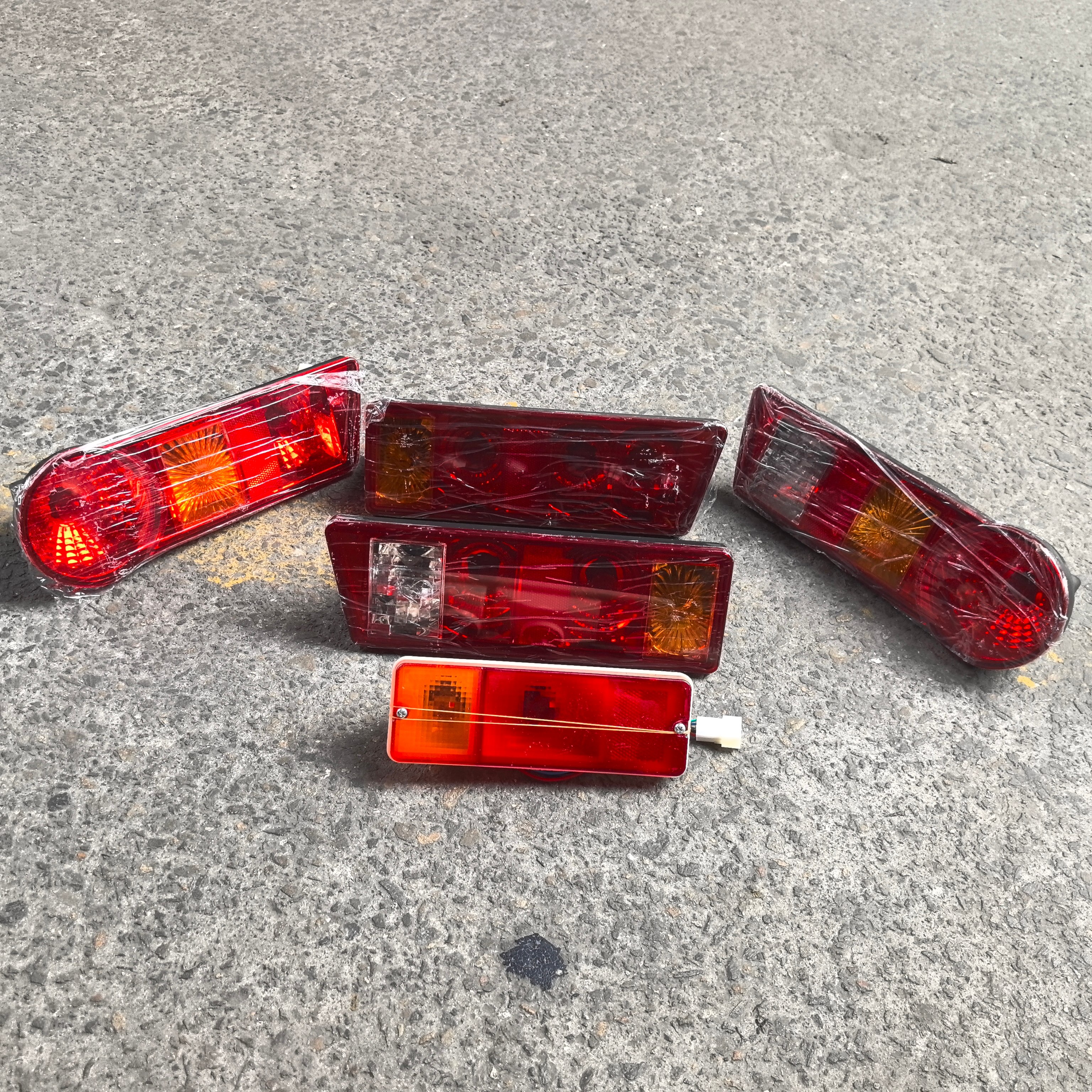 黑豹货车后尾灯转向灯汽车配件