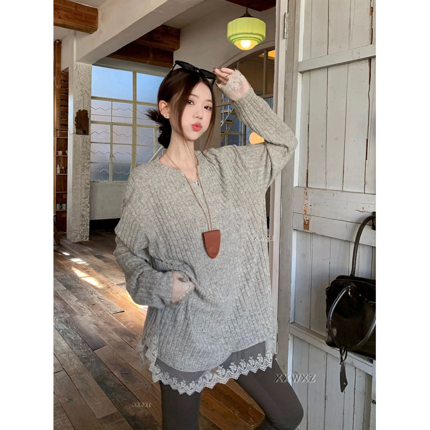 孕妇装春装上衣2026新款韩版蕾丝花边拼接毛衣宽松圆领打底针织衫