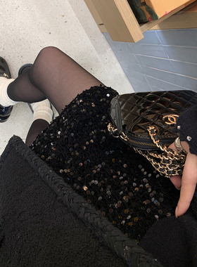 孕妇亮片半身裙子秋冬季2025新款小个子黑色显瘦托腹A字包臀短裙