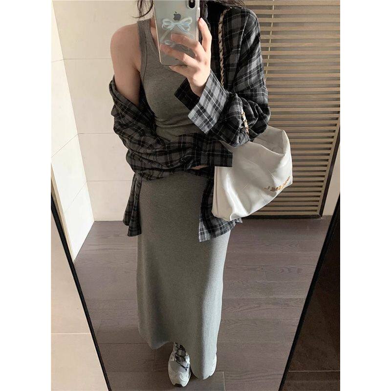 孕妇套装春装2026新款韩版灰色吊带背心连衣裙格子衬衫春夏两件套
