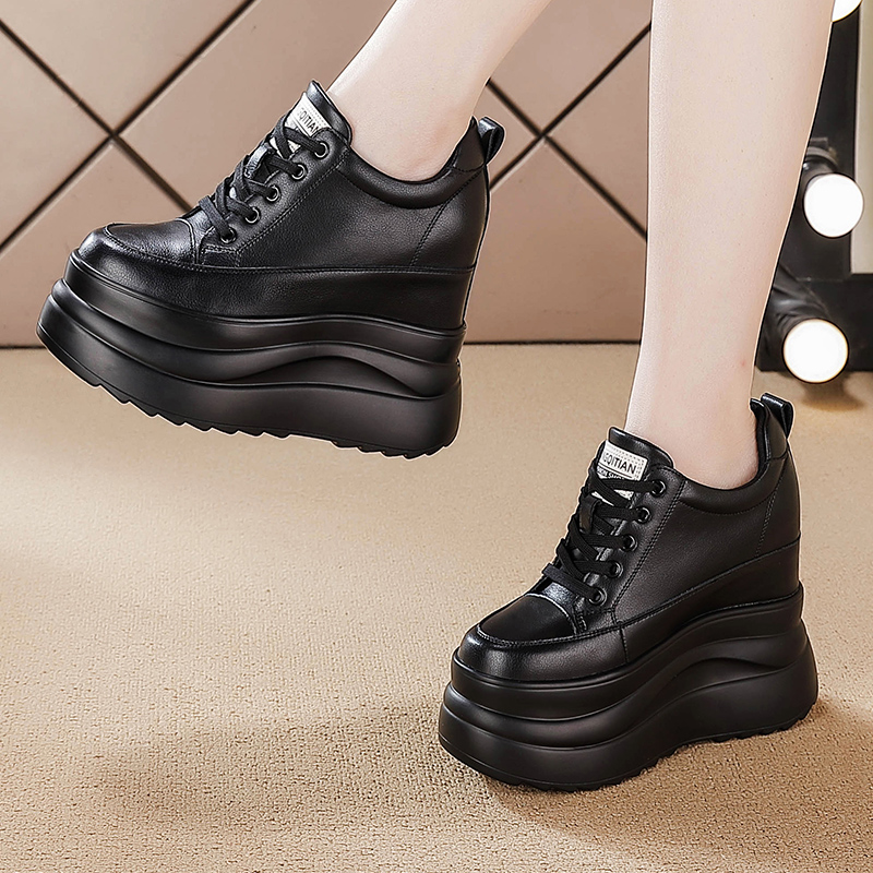 鞋子女小个子显高坡跟厚底内增高2025新款秋冬季加绒真皮休闲板鞋