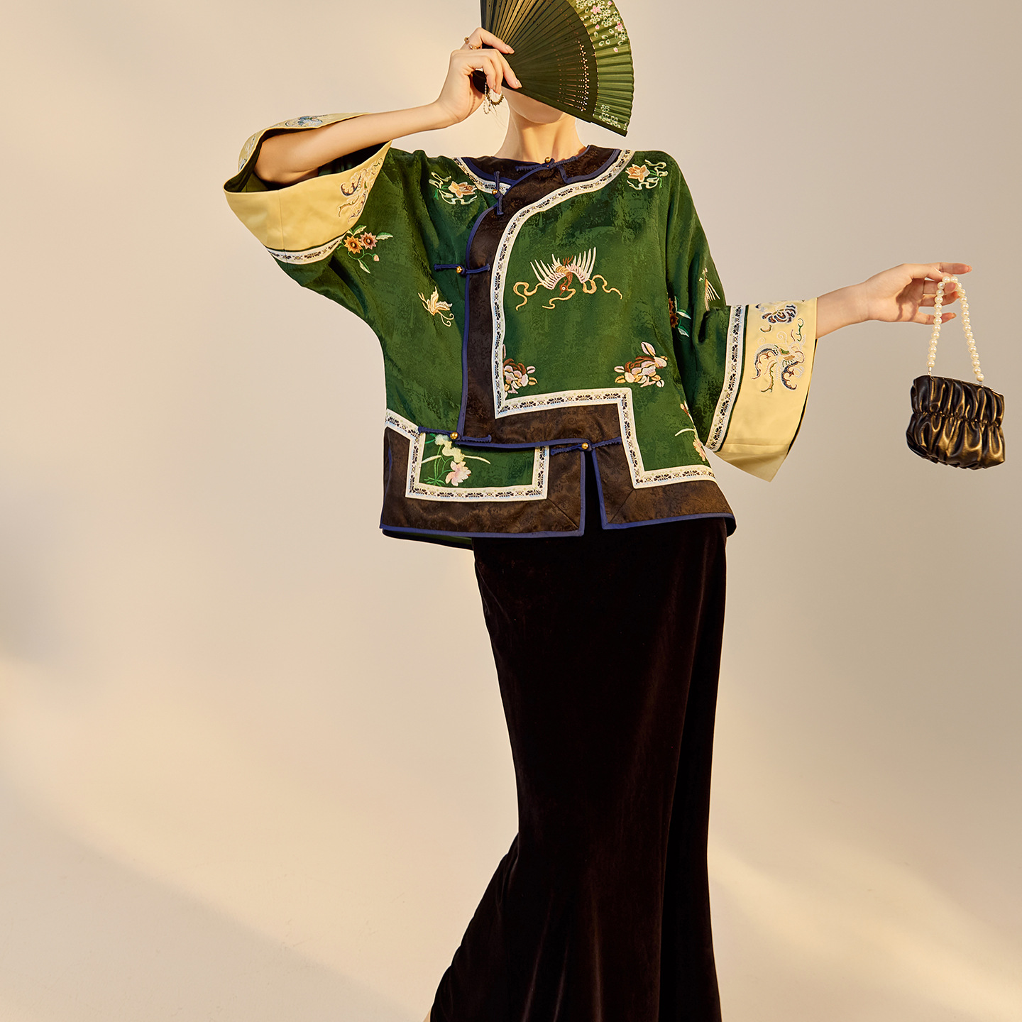 新中式复古高级刺绣圆领盘扣设计上衣女国风气质感宽松衬衫 N6025