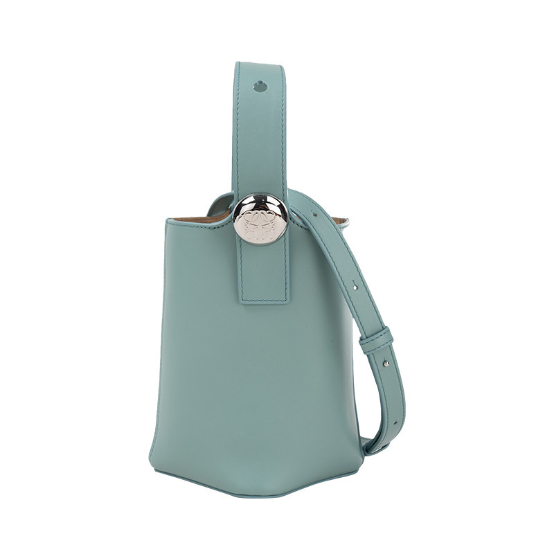 LOEWE/罗意威女经典字母 Pebble 迷你水桶包女士2025新款推选