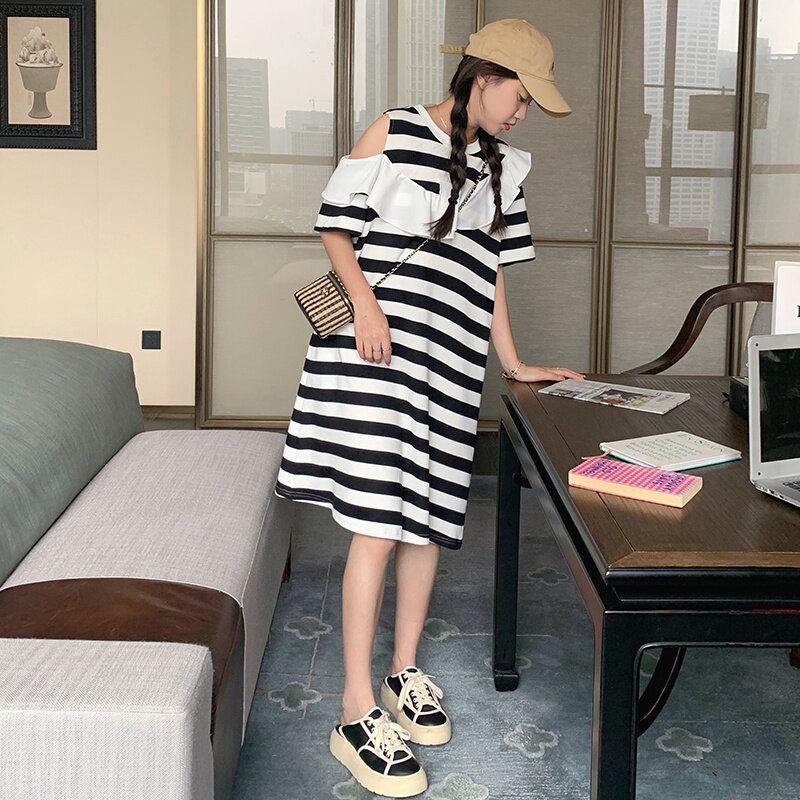 黑白条纹荷叶边设计感连衣裙2023夏季新款小心机露肩宽松减龄裙子,女装连衣裙,浙宝100