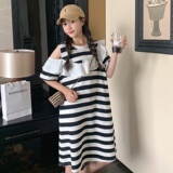 黑白条纹荷叶边设计感连衣裙2023夏季新款小心机露肩宽松减龄裙子，女装连衣裙，浙宝100