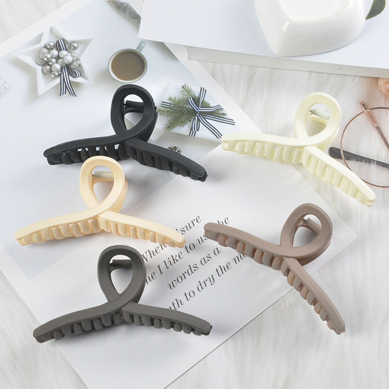 ins高级感鲨鱼夹 磨砂雾面摆地摊发夹后脑勺抓夹抖音福利品代发