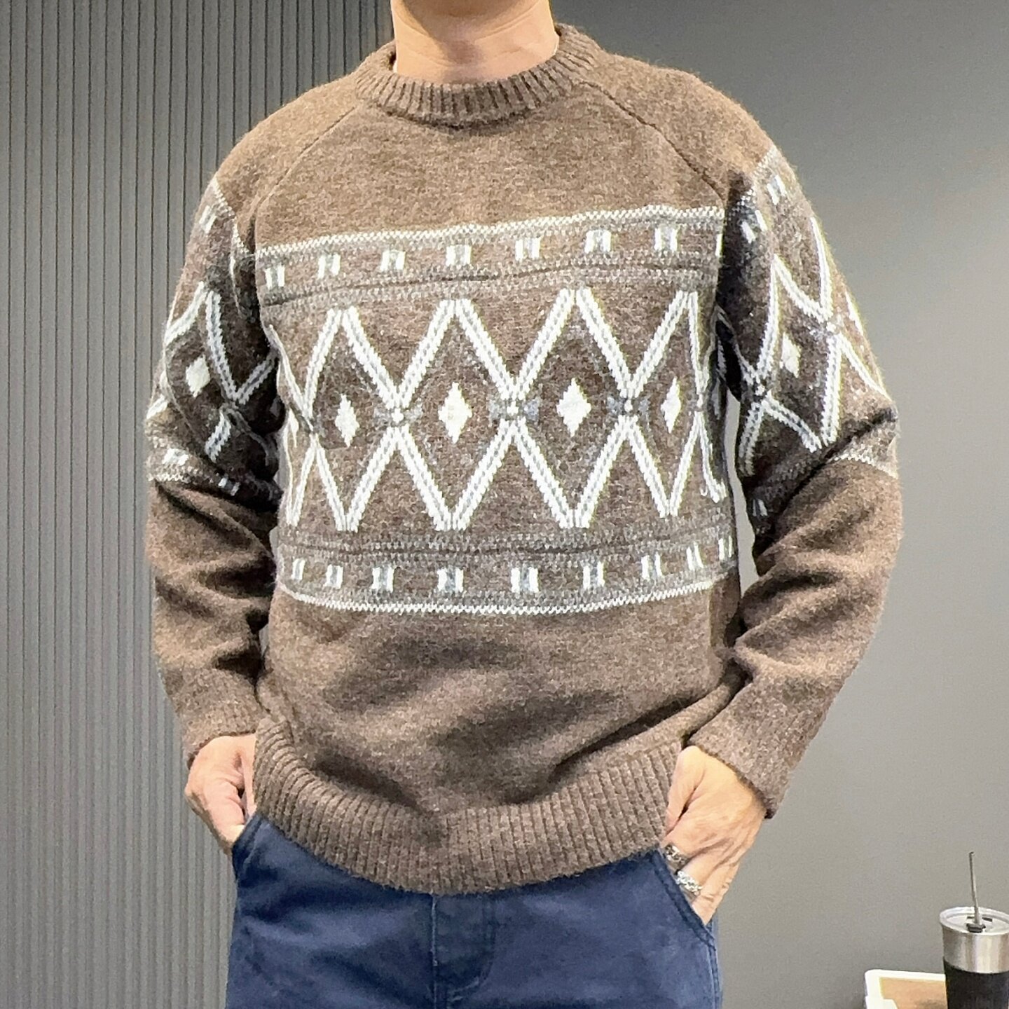 复古提花圆领针织衫男士套头毛衣