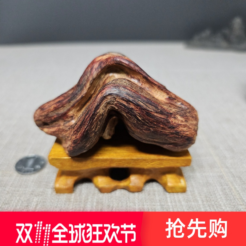 海南降真香天然大叶根油小摆件随形手把件原料标本一物一拍赠底座