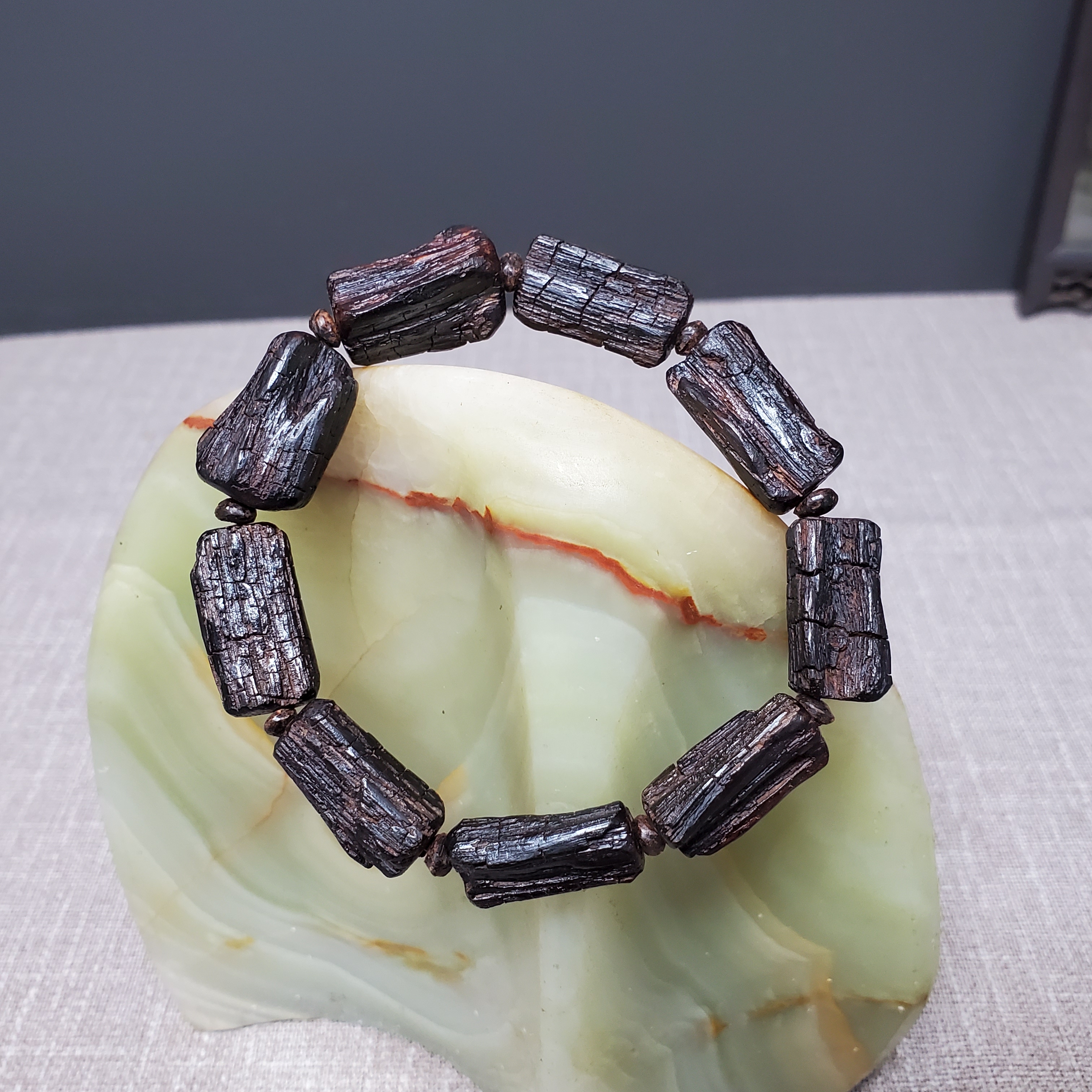 海南降真香小叶沉水手串稀有碳化料天然心油秒沉水收藏级手工款