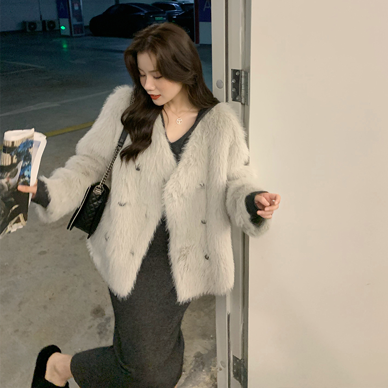 陷入毛毛无法自拔短款仿皮草外套