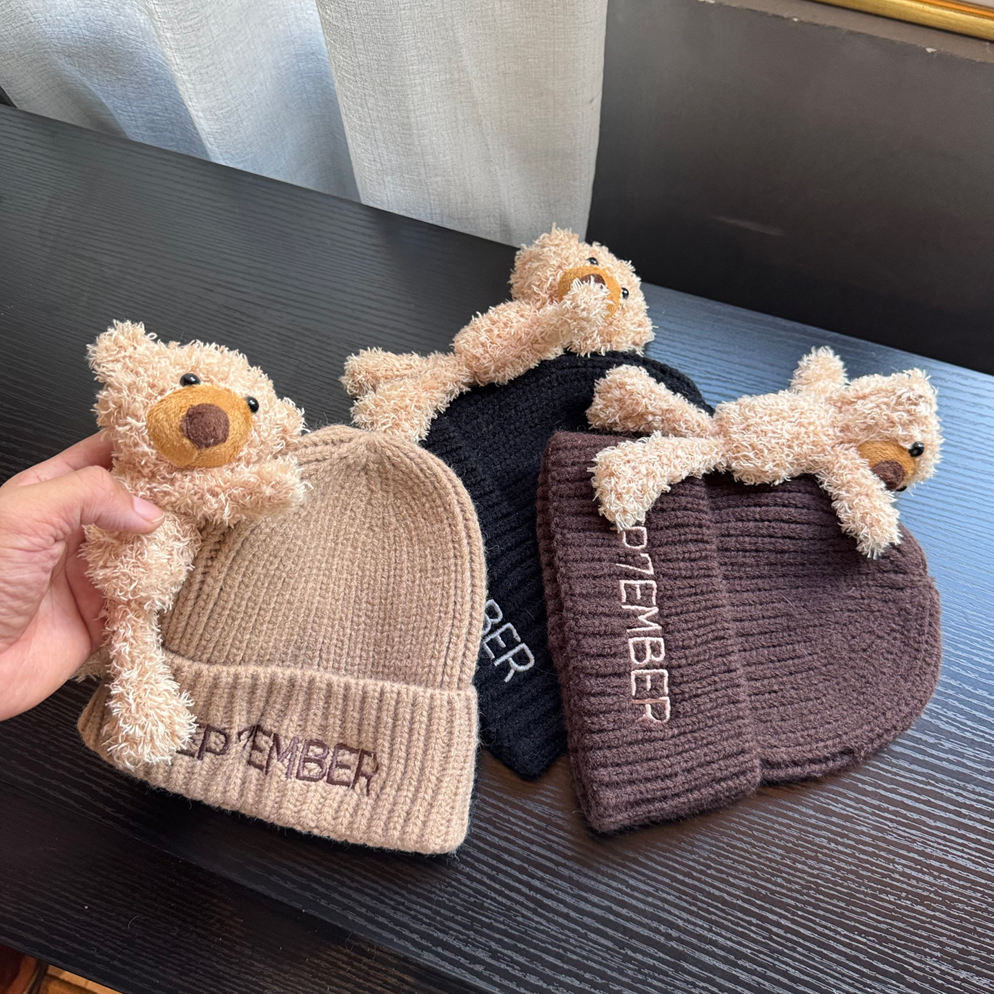 儿童毛线冷帽子小熊针织2025新款秋冬季中大男孩宝痞帅炸街潮冬天