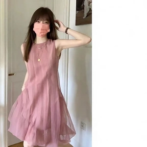 粉色圆领无袖连衣裙女夏季新款女装气质设计感宽松连衣裙子