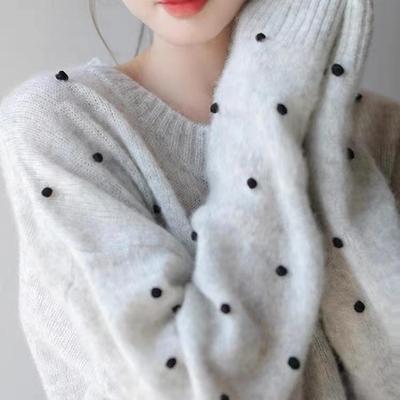 100%纯羊毛圆领波点刺绣羊绒打底