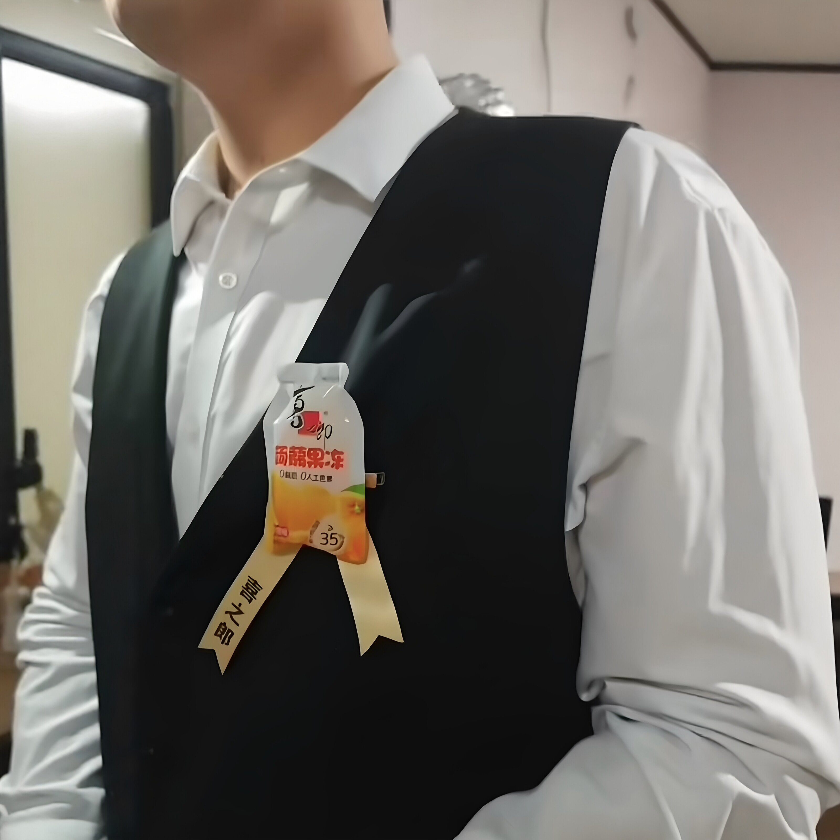 色狼！伴郎胸花搞笑2026年新款兄弟团定制款搞怪有趣槟榔蟑螂胸针