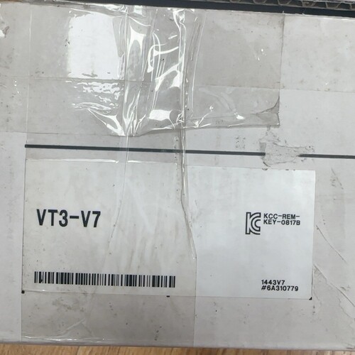 基恩士VT3-V7触摸屏未使用 仅开封 内外码一致 ~议价