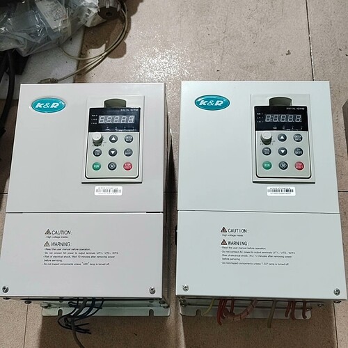 拆机的两台科润变频器，11kw，之前用在雕刻机上带高速主轴电 ~议