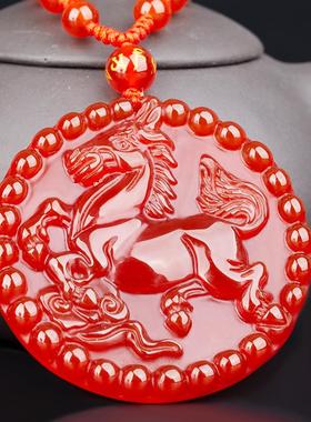 天然红玛瑙12生肖马吊坠蛇年男士项链圆形挂件女属马的吉祥佩戴物