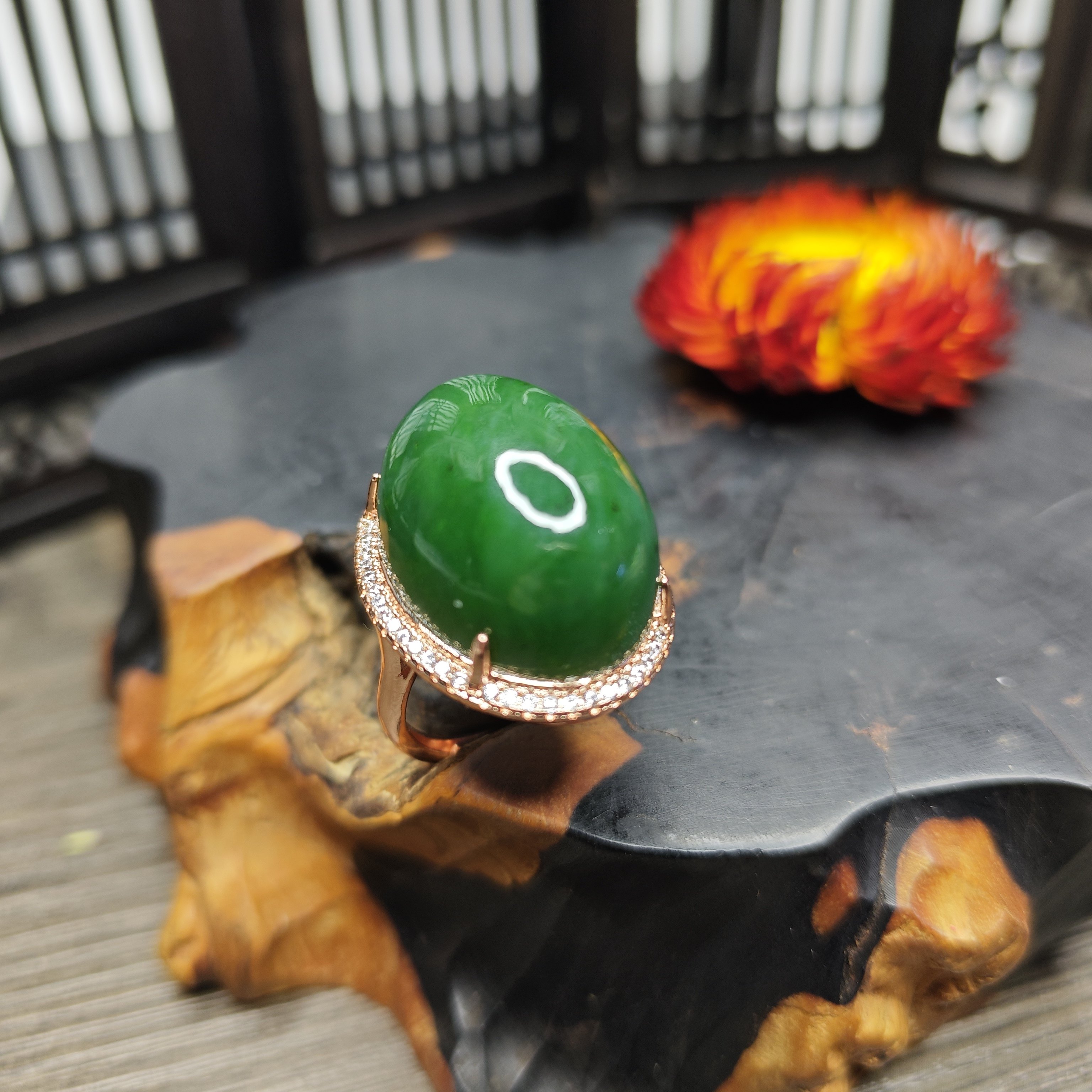 天然和田玉戒指老坑俄罗斯925镶嵌椭碧玉鸽子蛋面菠菜指环可调节