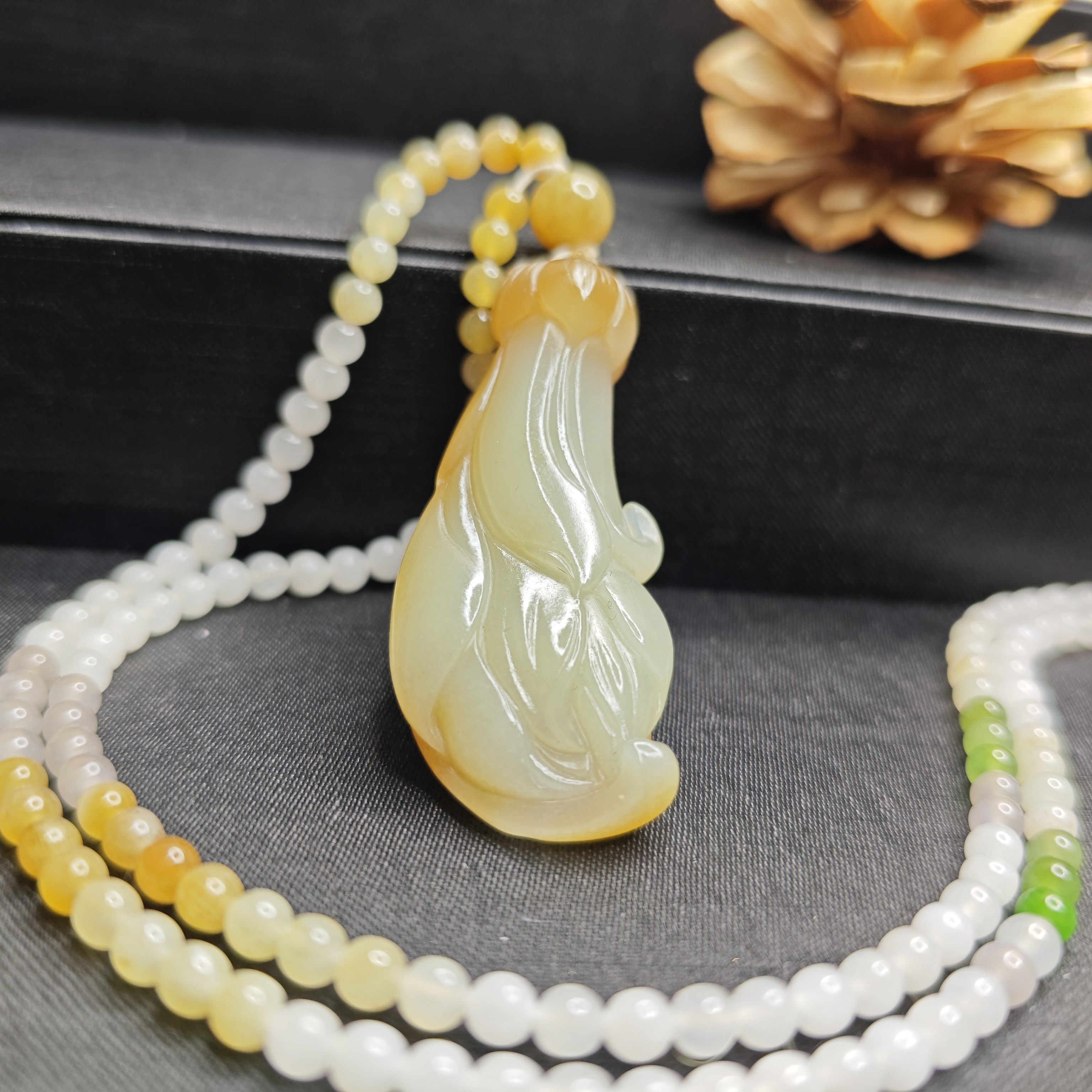 天然和田玉新疆挂件玉兰花天然且末料糖玉石白玉雕刻吊坠手工
