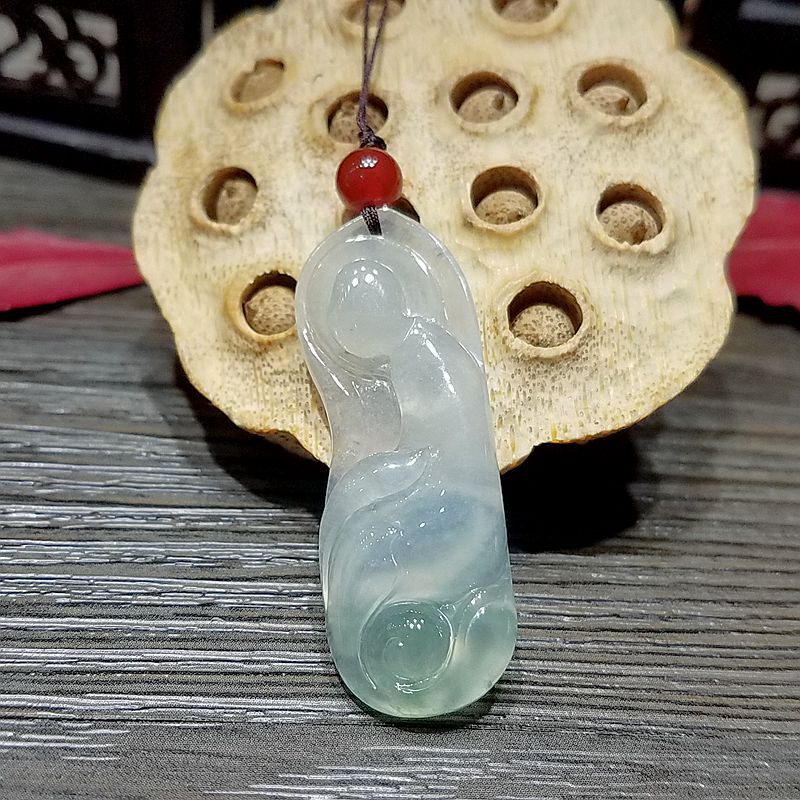 冰种玉佛翡翠老坑挂件特价吊坠