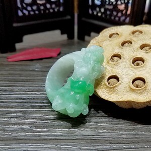 翡翠正阳绿立体貔貅护体扳指特价