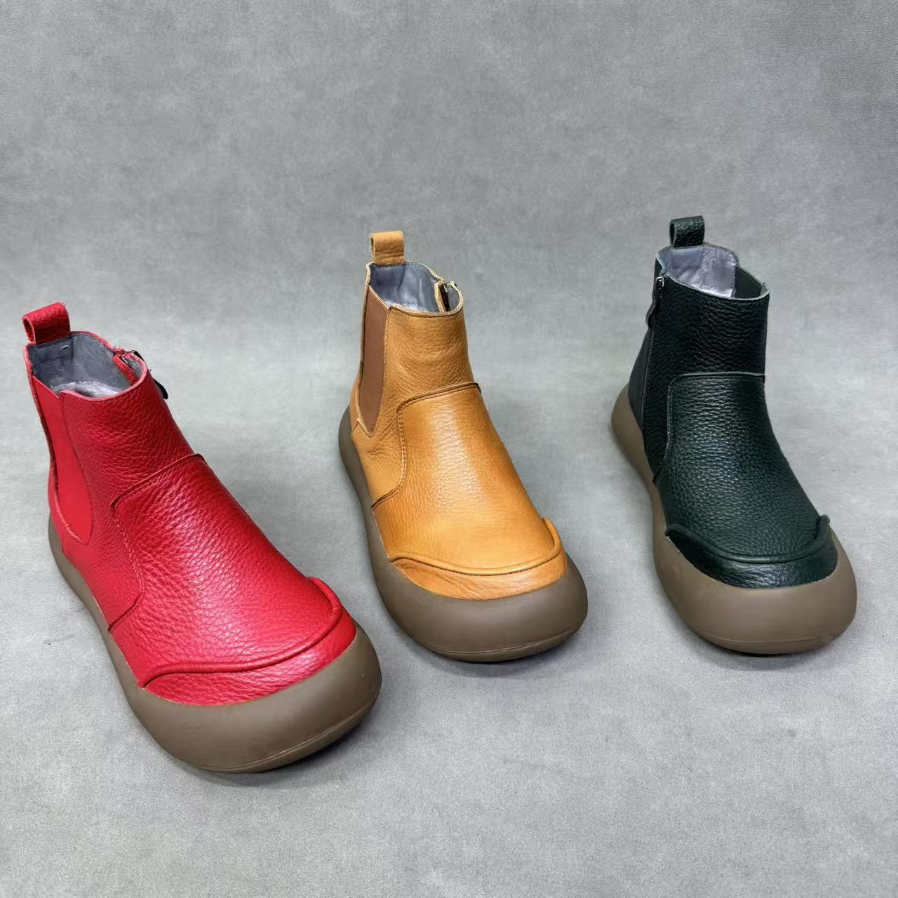 2025秋冬新款真皮牛皮女鞋妈妈软底加绒复古马丁靴保暖防滑女靴