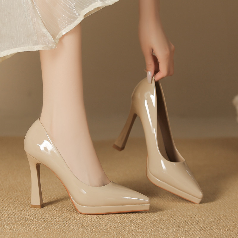 裸色浅口高跟鞋女2026年新款防水台不累脚细跟单鞋气质尖头职业鞋