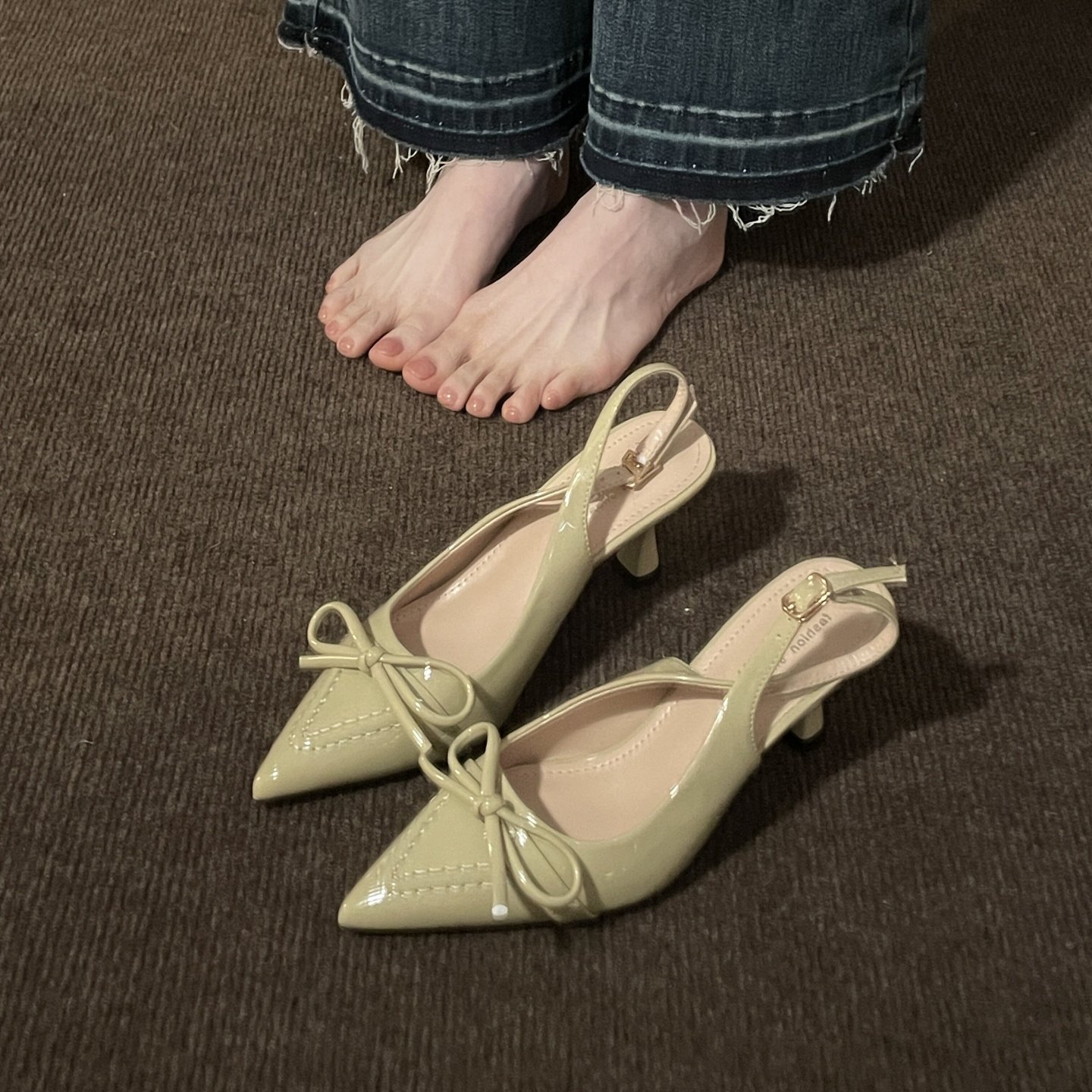 尖头蝴蝶结高跟女2025新款包头凉鞋后空一字扣带细跟职业工作单鞋