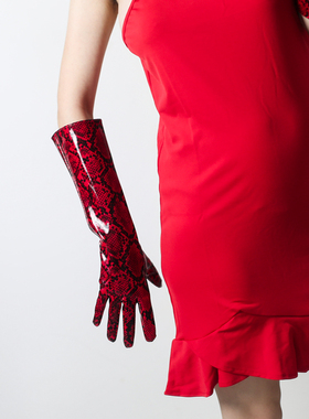 40cm长款皮手套小臂漆皮仿真皮PU动物纹蟒蛇皮亮红色显瘦性感拍照