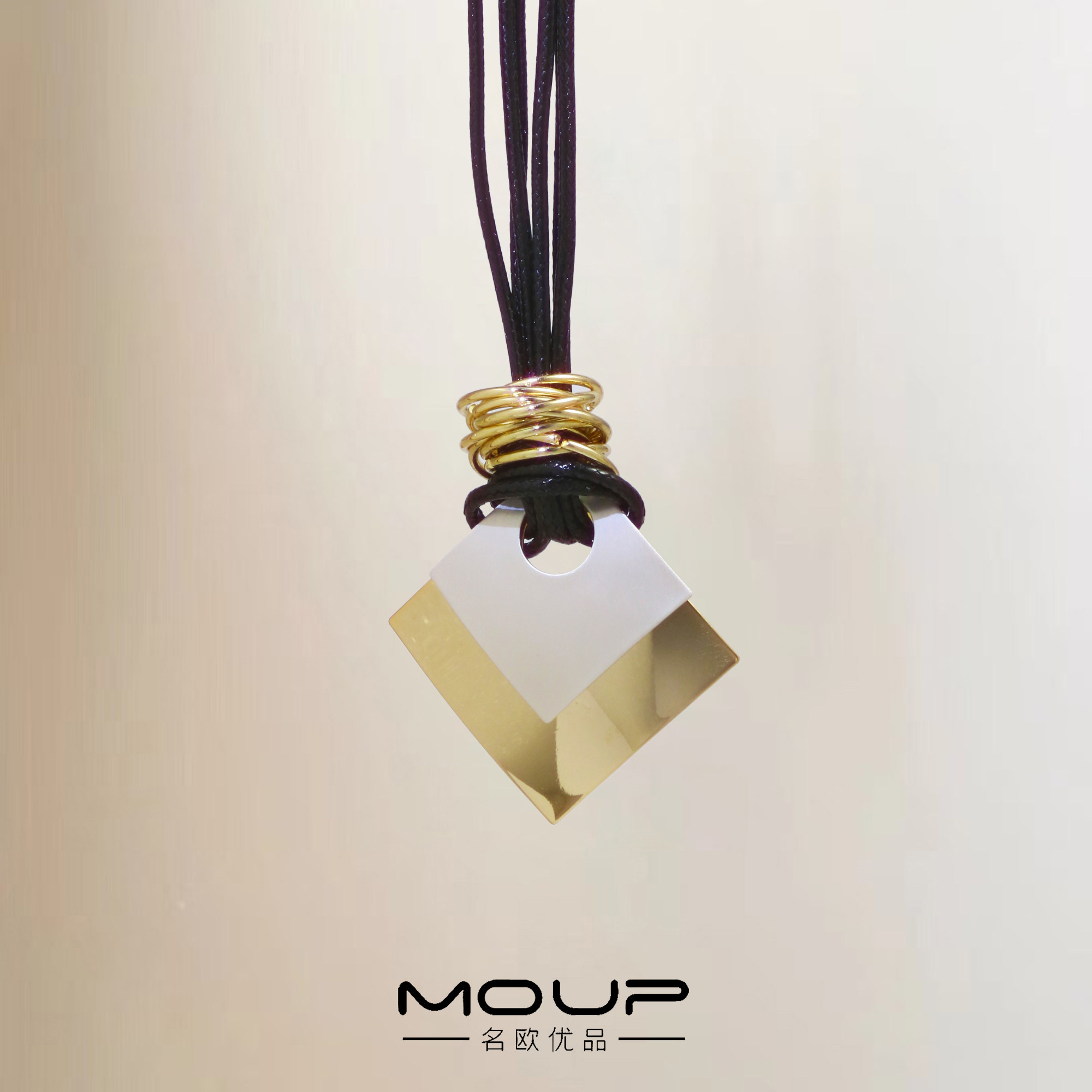 夸张休闲短款毛衣链2025年新款个性金属吊坠秋冬高级项链装饰挂件