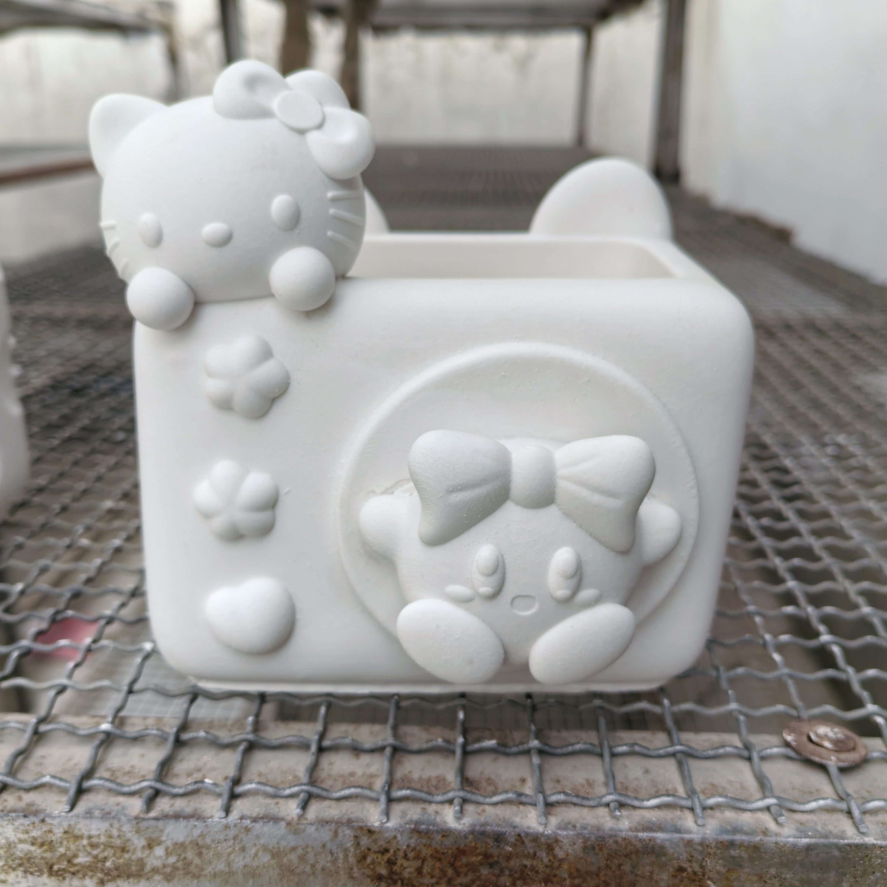 KT猫大号石膏娃娃收纳手工diy涂色摆件派大星海绵宝宝笔筒立体