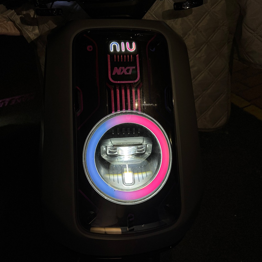 适用于小牛NXT渐变色面板龙头装饰贴纸灯圈贴纸改装车贴防水反光