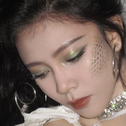 宋妍霏同款美人鱼鳞片蛇鳞脸贴