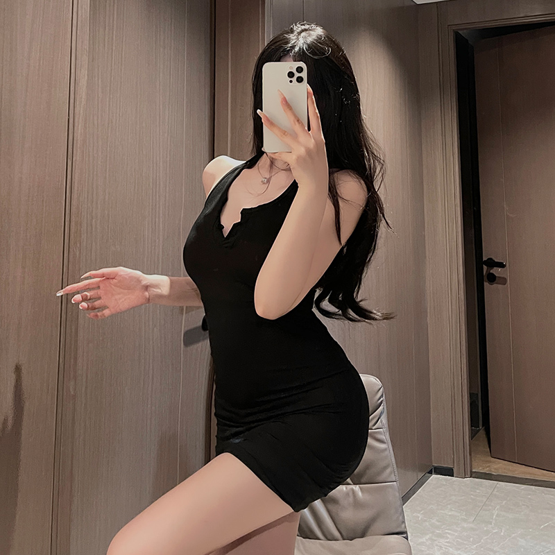 纯欲风辣妹吊带连衣裙性感包臀裙