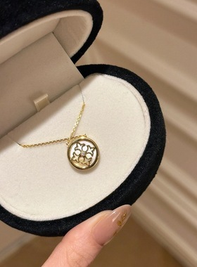 v金材质不掉色圆牌白贝母鸢尾花项链镶嵌锆石时尚高级感锁骨链