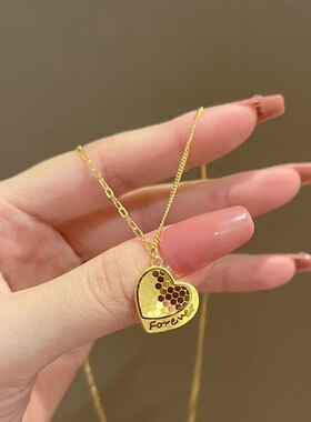 闪耀蜂巢爱心项链轻奢鱼鳞锁骨链