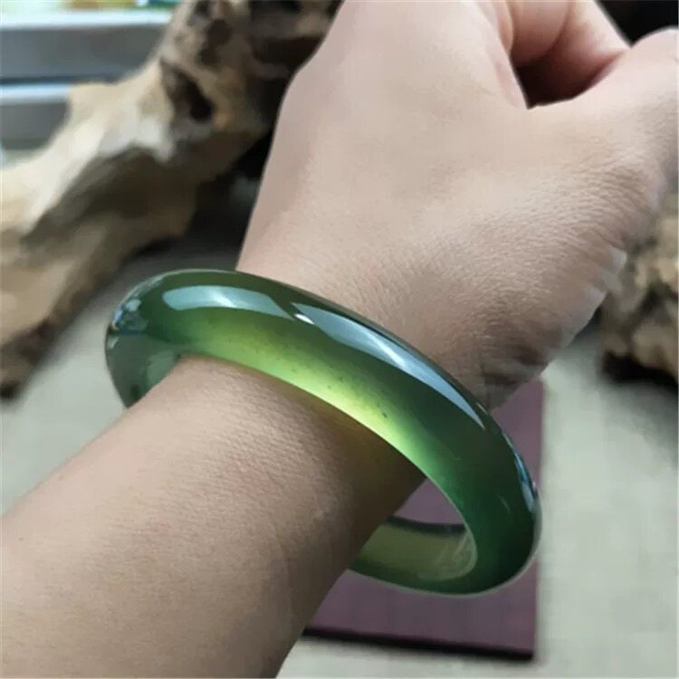 岫玉手镯180料老坑油脂料瓶底绿荧光60口径岫岩玉精品
