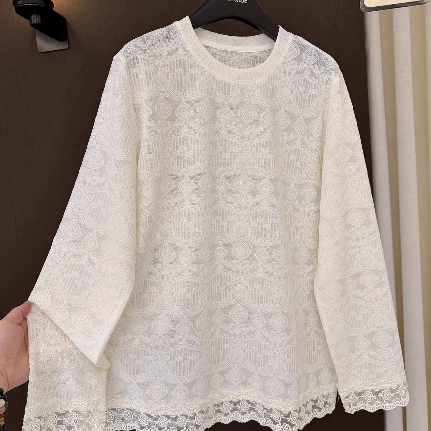 高端欧货冬季新款巨好看的圆领微透视蕾丝钩花长袖打底T恤女上衣,女装/女士精品,蕾丝衫/雪纺衫,淘宝优惠券,粉丝福利购,淘宝优惠卷